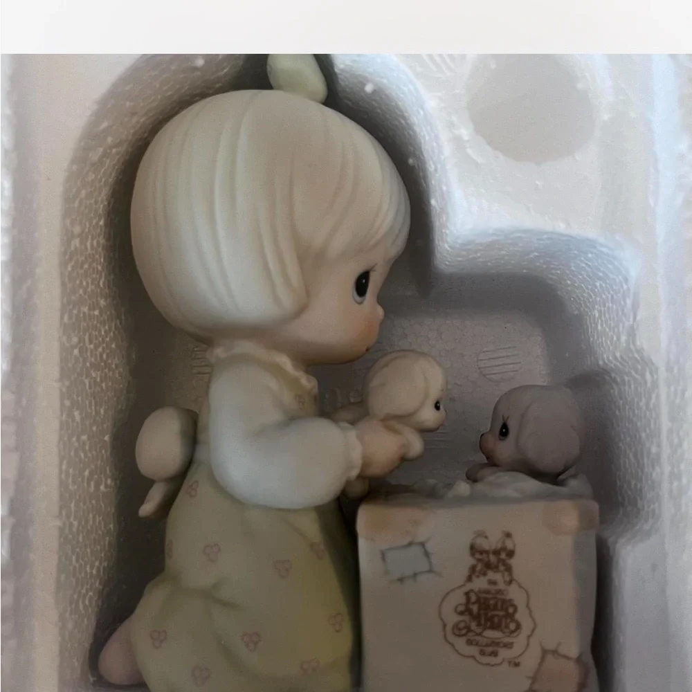 Precious Moments Figurine - ‘Always room for one more’